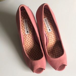 America in Eagle peep toe wedges